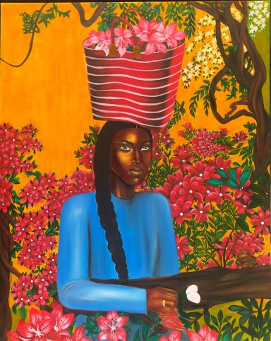 Au seuil du jardin Femme malgache vêtue de bleu portant un panier de fleurs rouges sur la tête dans un jardin luxuriant sur fond doré, peinture de Tara Shakti.